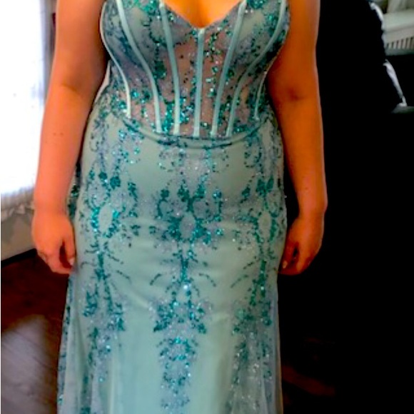 Dresses & Skirts - Evening Dress/Prom